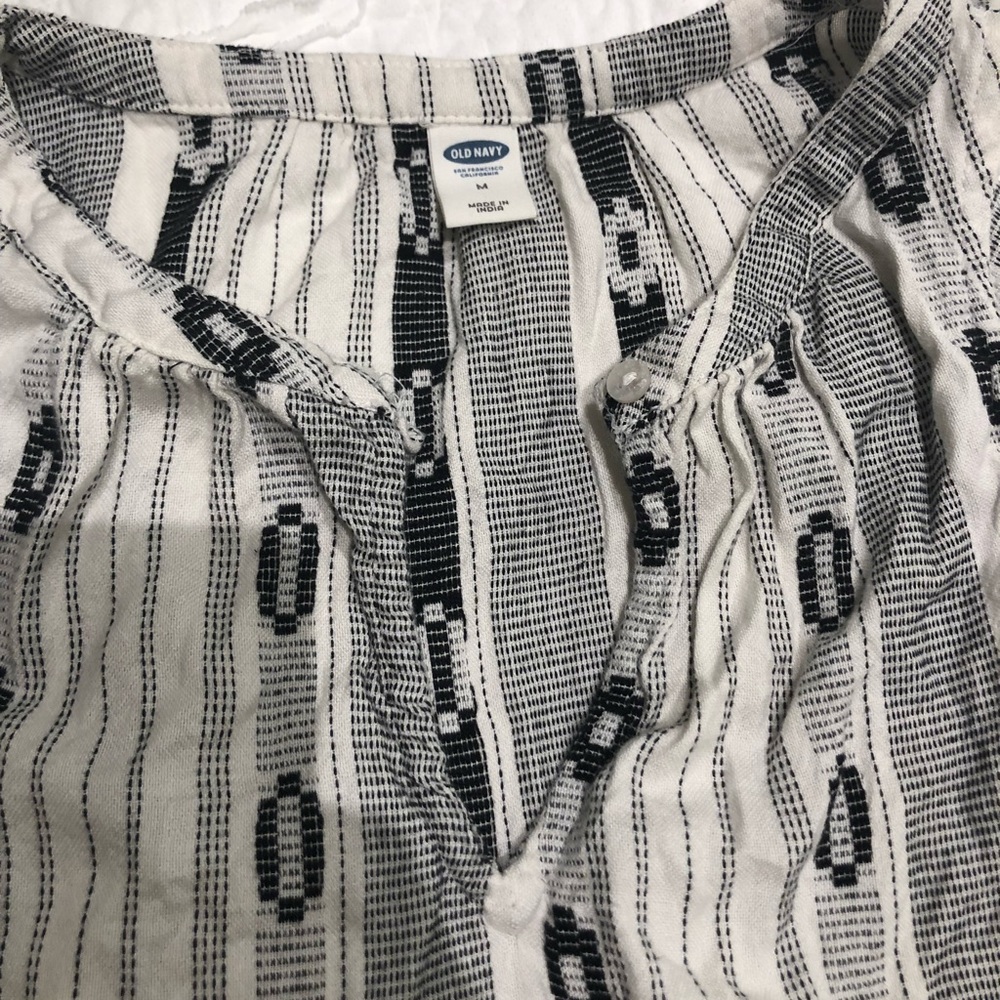 Black and white blouse/tank